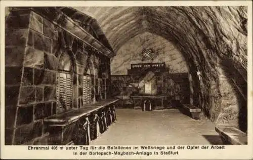 Ak Staßfurt im Salzlandkreis, Ehrenmal für die Gefallenen, Opfer der Arbeit, unterirdische Anlage