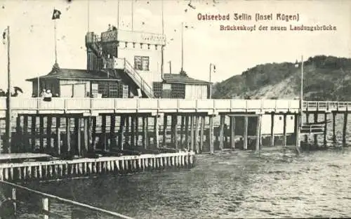 Ak Ostseebad Sellin auf Rügen, Ostseebad Sellin, Brückenkopf der neuen Landungsbrücke