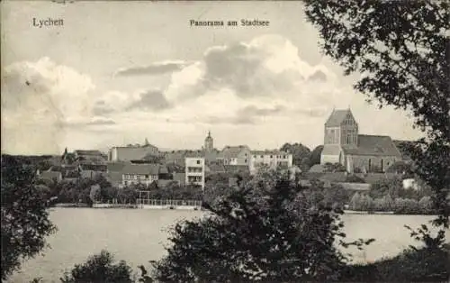 Ak Lychen in der Uckermark, Panorama am Stadtsee, Altstadtgebaeude, Wolken, Wasser