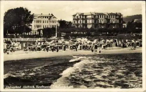 Ak Ostseebad Ahlbeck auf Usedom, Ostseebad  Kaufmanns-Erholungsheim, Strandkörbe, Wellen