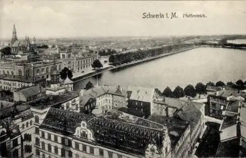 Ak Schwerin in Mecklenburg, Stadtansicht, Pfaffenteich,  Architektur, zahlreiche Gebäude