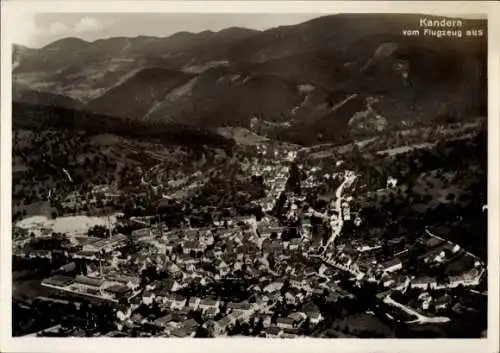 Ak Kandern im Schwarzwald Baden, Luftaufnahme, Stadtansicht, hügelige Landschaft, keine Personen
