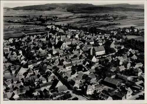 Ak Gerolzhofen in Unterfranken, Luftaufnahme von  Stadtansicht, Häuser, Landschaft
