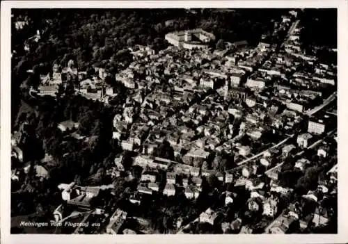 Ak Meiningen in Thüringen, Luftaufnahme, Stadtansicht, viele Häuser, Bäume, Schloss