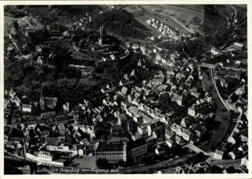 Ak Dillenburg in Hessen, Luftaufnahme von  Flugzeugsicht,  Architektur