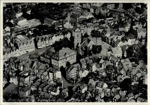 Ak Siegen in Westfalen, Luftaufnahme von  Stadtansicht, Dachlandschaft, Kirchen,  Gebäude