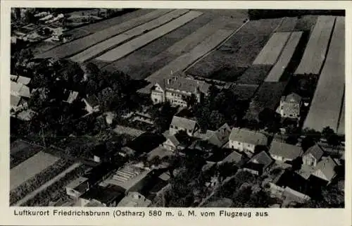 Ak Friedrichsbrunn Thale im Harz, Luftkurort Friedrichsbrunn, Luftaufnahme, Waldgebiete, Felder, 