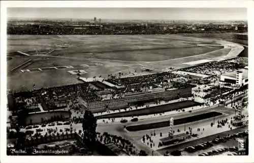 Ak Berlin Tempelhof, Zentralflughafen, Fliegeraufnahme, Klinke 9611