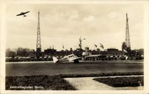 Ak Berlin Tempelhof, Zentralflughafen, Doppeldecker
