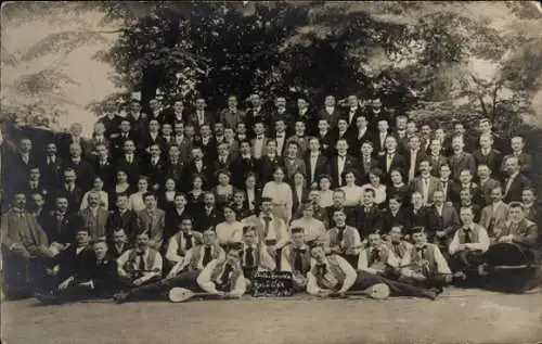 Foto Ak Berlin Reinickendorf Tegel, Menschengruppe