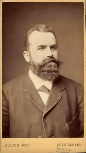 CdV Portrait eines Mannes mit Bart, Anzug