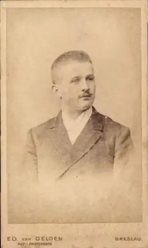 CdV Portrait eines jungen Mannes im Anzug, 1893