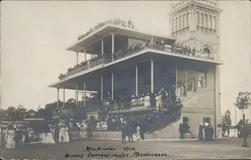 Foto Ak Montevideo Uruguay, Großes Internationales Pferderennen, Tribüne