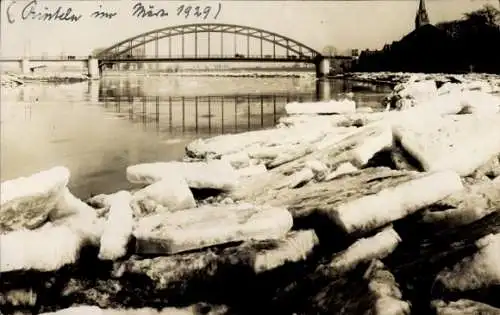 Foto Ak Rinteln an der Weser, Eisschollen am Weserufer, März 1929, Brücke