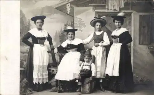 Ak Volkstrachten Bayern, Gruppenbild