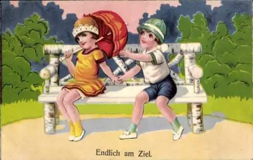 Ak Endlich am Ziel, Junge und Mädchen auf einer Parkbank