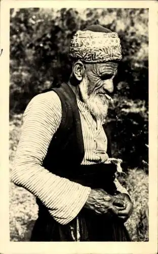 Ak Alter Mann mit Zigarette, Volkstracht