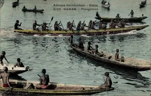 Ak Dakar Senegal, Boote auf dem Wasser, Pirogues, Menschen im Wasser, Senegal