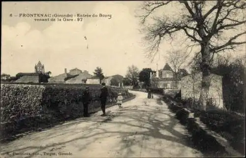 Ak Frontenac Gironde, Eingang zur Burg, Blick auf den Bahnhof