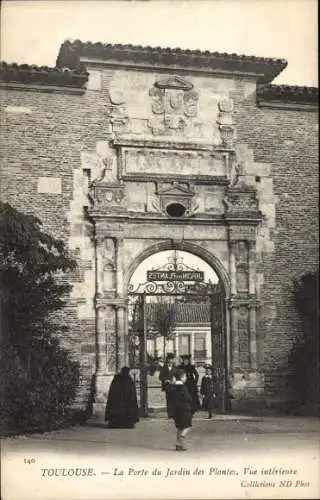 Ak Toulouse Haute Garonne, Historisches Tor, Jardins des Plantes, Innenansicht, Personen, Bäume
