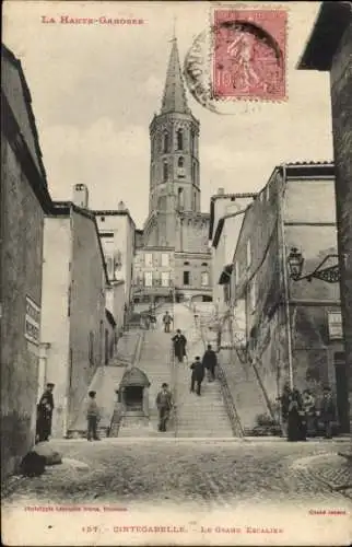 Ak Cintegabelle Haute Garonne, Historische Treppe, Kirche im Hintergrund, -Bild