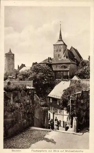 Ak Bautzen in der Oberlausitz, Fischerpforte, Blick auf Michaeliskirche,  Architektur
