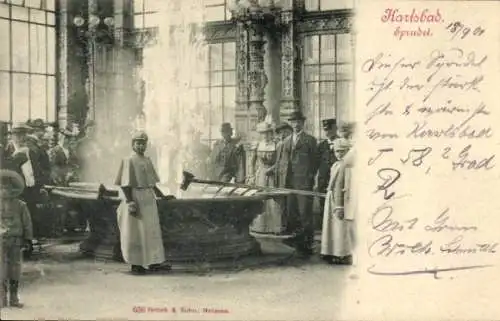 Ak Karlsbad in Baden, Sprudel, Brunnen,  Figuren, Kurort, Architektur