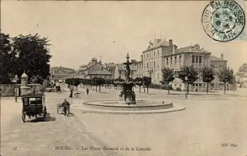 Ak Bourg Ain, Les Places Bernard et de la Comedie, fontaine, caleche