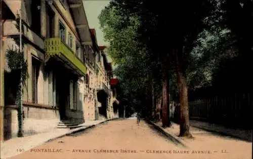 Ak Pontaillac Royan Charente Maritime, Avenue Clémence Isaure, Straßenszene, Bäume beiderseits, n