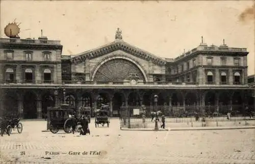 Ak Paris IX, Comptoir d'Escompte, Rue Rougemont, Historische Bahnhof, Gare de l'Est, Kutschen, In
