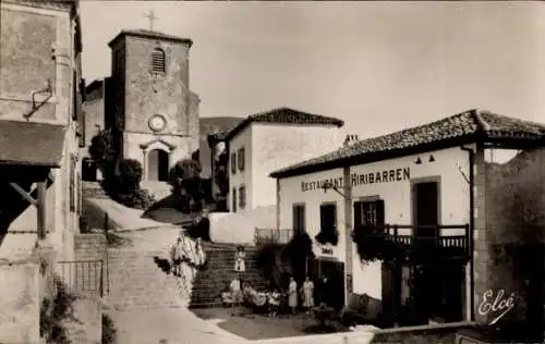 Ak Biriatou Pyrénées Atlantiques, Kleine Kirche, Restaurant Hiribarren, Treppen, ältere Gebäude