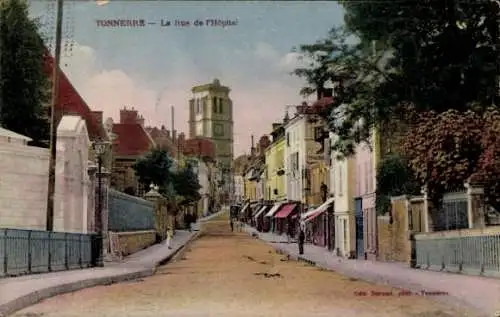 Ak Tonnerre Yonne, Straßenansicht, La Rue de l'Hôpital,  Gebäude, Uhrturm