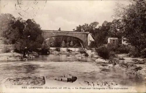 Ak Lempdes sur Allagnon Haute Loire, Brücke über den Allagnon, Flusslandschaft, Naturaufnahme