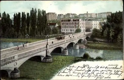 Ak Zeitz im Burgenlandkreis, Auebrücke, Fluss, Bäume, Gebäude, Kutsche, Stadtlandschaft