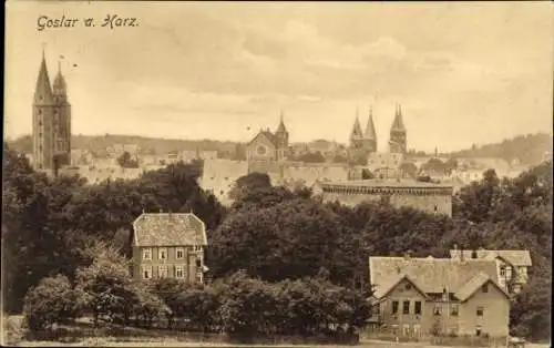 Ak Goslar am Harz, Stadtansicht mit Türmen, Gebäuden, Bäumen, nostalgische 