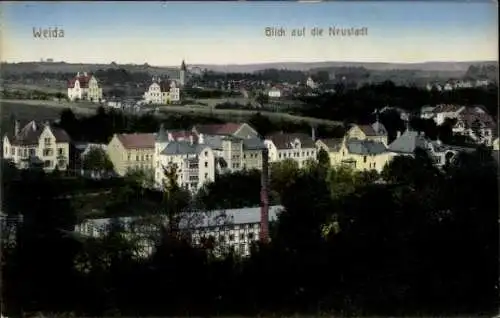 Ak Weida in Thüringen, Blick auf die Neustadt, Häuseransicht, ländliche Umgebung