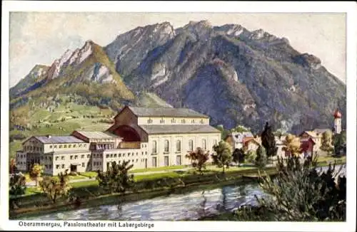 Ak Oberammergau in Oberbayern, Passionstheater, Labergebirge, Berge, Natur, Architektur
