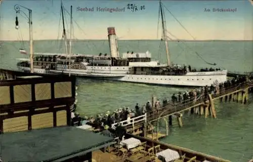 Ak Ostseebad Heringsdorf auf Usedom, Am Brückenkopf, Dampfer