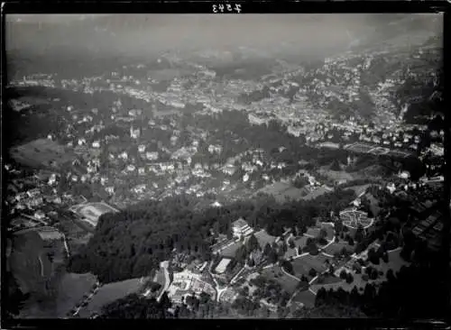Ak Karlsruhe in Baden, Stadt Karlsruhe mit Schloss, Gartenanlagen und Straßen.