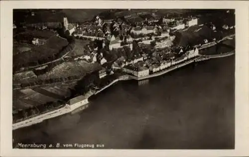 Ak Meersburg am Bodensee, Fliegeraufnahme von der Stadt