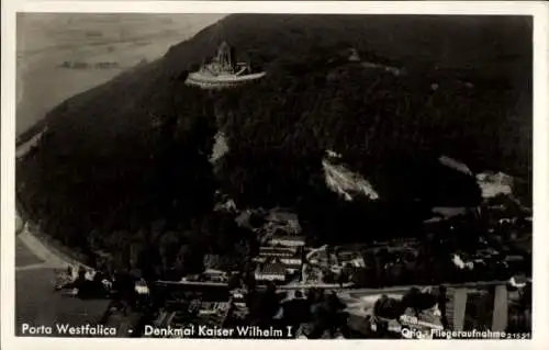 Ak Porta Westfalica an der Weser, Luftaufnahme vom Denkmal Kaiser Wilhelm I, Landschaft, Hotel De