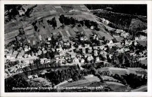 Ak Sitzendorf in Thüringen, Luftaufnahme eines Dorfes, eine Sommerfrische, Grünflächen, Häuser