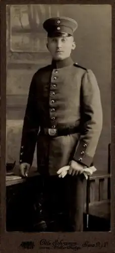 CdV Gera Thüringen, Deutscher Soldat in Uniform, Standportrait