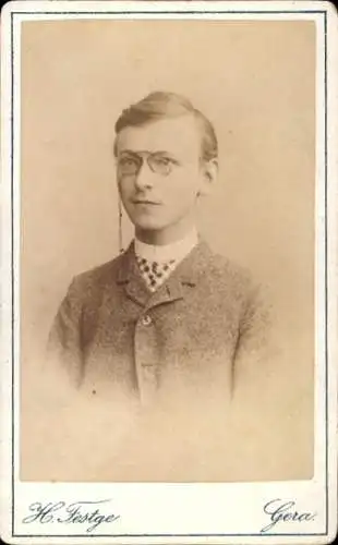 CdV Portrait eines jungen Mannes, Zwicker