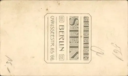 CdV Kinderportrait, Junge mit Reifen