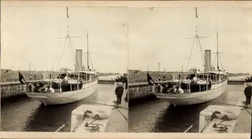 Stereo Foto Ijmuiden Velsen Nordholland Niederlande, englische Yacht in der Schleuse