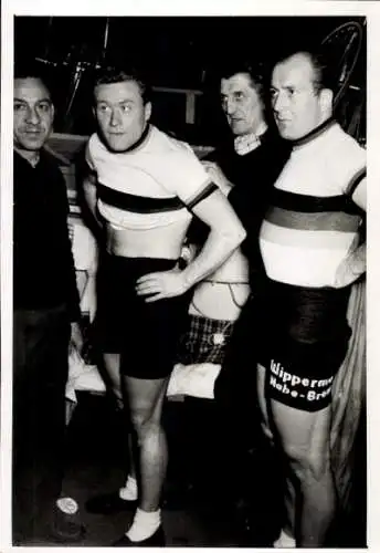 Foto Deutscher Radrennsportler Hans Preiskeit und Rudolf Mirke