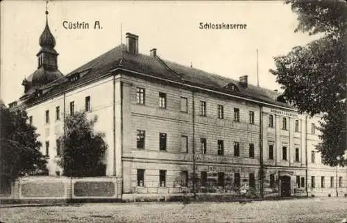 Ak Kostrzyn nad Odrą Cüstrin Küstrin Ostbrandenburg, Schlosskaserne,  Gebäude,  aus Cüstrin