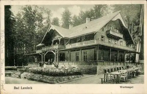 Ak Lądek Zdrój Bad Landeck Schlesien, Waldtempel, Holzhaus, Terrasse, Baumlandschaft, Bad Landeck