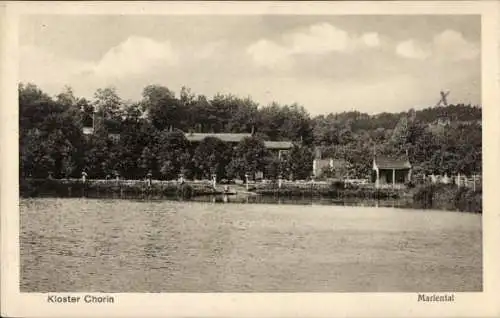 Ak Chorin in der Mark, Kloster  Mariental, Wasseransicht, Bäume, Gebäude